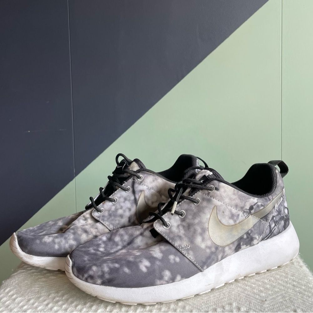 Nike Roshe Ones, Black/White Cherry Blossom Digital Print, Size W7, VGUC